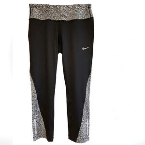 Nike Women’s Dri-Fit Capri Tights – Size Large 🖤